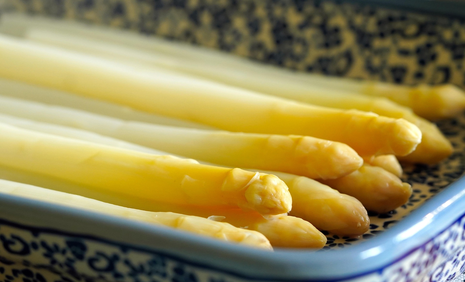 Spargelauflauf mit Kartoffeln und Schinken